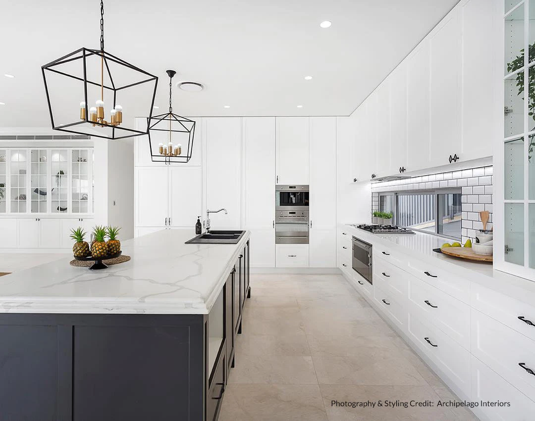 Le Mans Pendant - Medium Black - Image 2